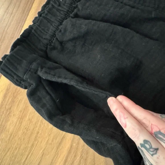 Old Navy Black Casual Gauze Comfort Waistband Shorts Summer Beach Womens Size S - Picture 3 of 5